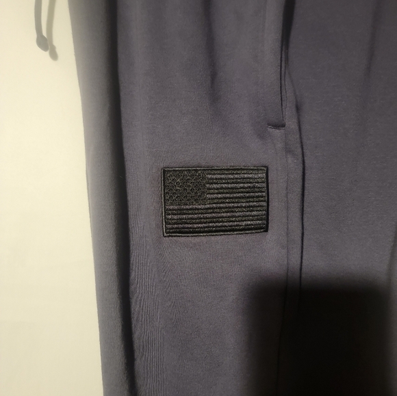 Under Armour UA Project Rock Veterns Day Jogger Pants Mens Size Large Navy - Picture 4 of 7